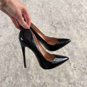 Elisabeth Lang Glossy Black Stiletto Pump